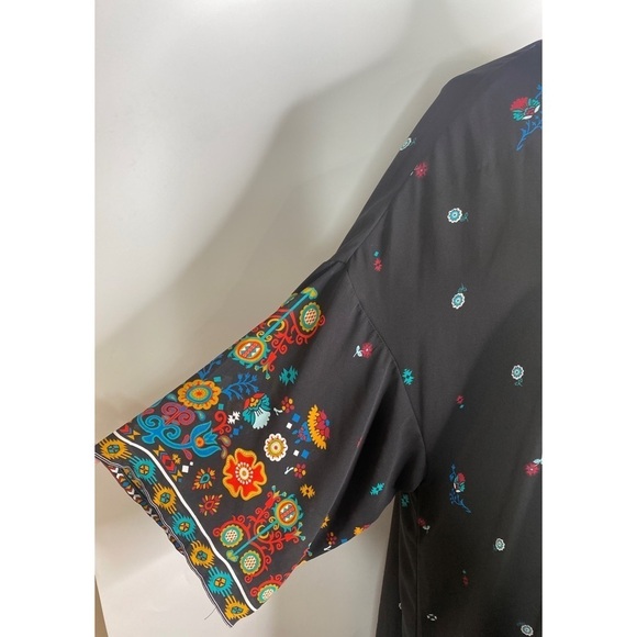 Kendal & Kylie Floral Semi Sheer Maxi Kimono - Picture 7 of 12